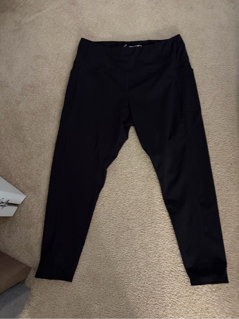 Slim High-Waist Black Leggings with Side Pockets